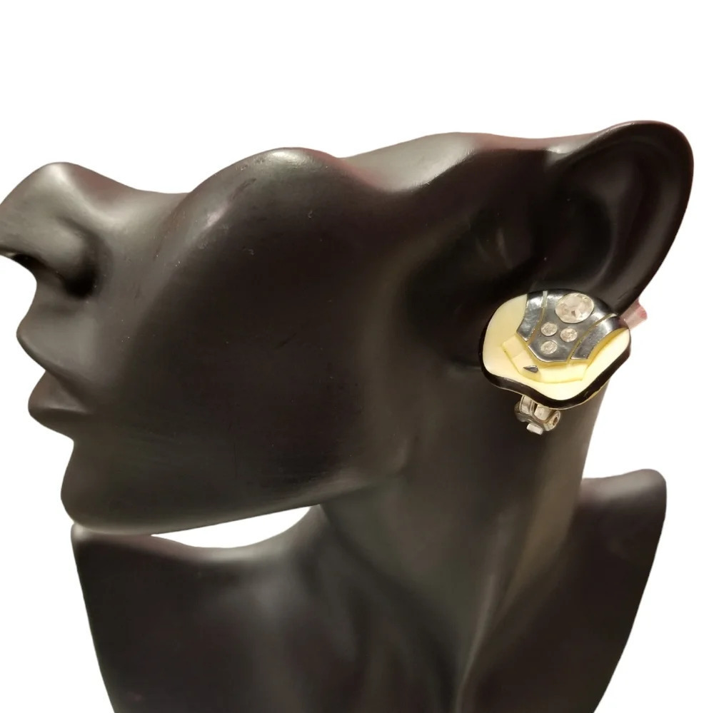 VINTAGE ART DECO STYLE BLACK & CREAM  CELLULOID CLIP ON EARRINGS
